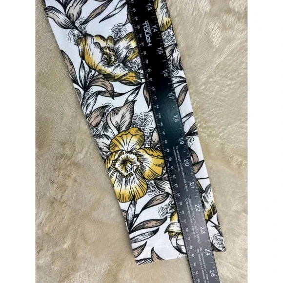 Karen Scott Womens Yellow Floral Henley Long Sleeve Top Size M Gold Buttons NEW - Picture 7 of 12